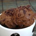 Σοκολατένιο παγωτό με αβοκάντο και ρούμι