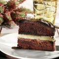 Θεϊκή τούρτα τριπλής σοκολάτας | Συνταγή |[...]
