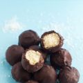 Σοκολατάκια καρύδας: έξω «κρατς», μέσα δροσιά