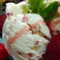 Παγωτό βανίλια με κομματάκια φράουλες συνταγή[...]