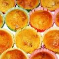Muffins κανέλα-πορτοκάλι-καρύδι