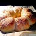 Ψωμί μαργαρίτα με γλάσο μελιού Bread buns with[...]
