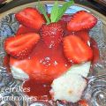 Γλύκισμα από σιμιγδάλι με  γλάσο φράουλας
