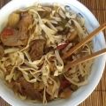 Βιετναμέζικη σούπα με μοσχάρι, λαχανικά και[...]