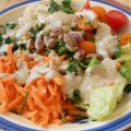 Ξινολάχανο σαλάτα με λαχανικά και sauce ταχίνι[...]