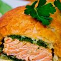 Πίτα με σολομό, τυρί κρέμα και σπανάκι