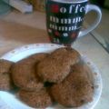 Σοκολατένια μπισκότα με μαύρη ζάχαρη και κανέλα