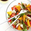 Δροσερή σαλάτα panzanella με πολέντα