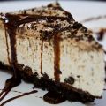 Cheesecake oreo με σάλτσα espreso