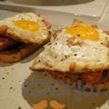 Δυνατό πρωϊνό με λουκάνικα και αυγά