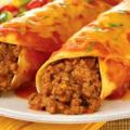 Enchiladas με κιμά και σάλτσα ντομάτας