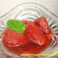 Γλυκό κουταλιού φράουλα με ολόκληρες φράουλες