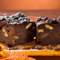 Υγρό κέικ σοκολάτας με μπισκότα με 5 υλικά[...]